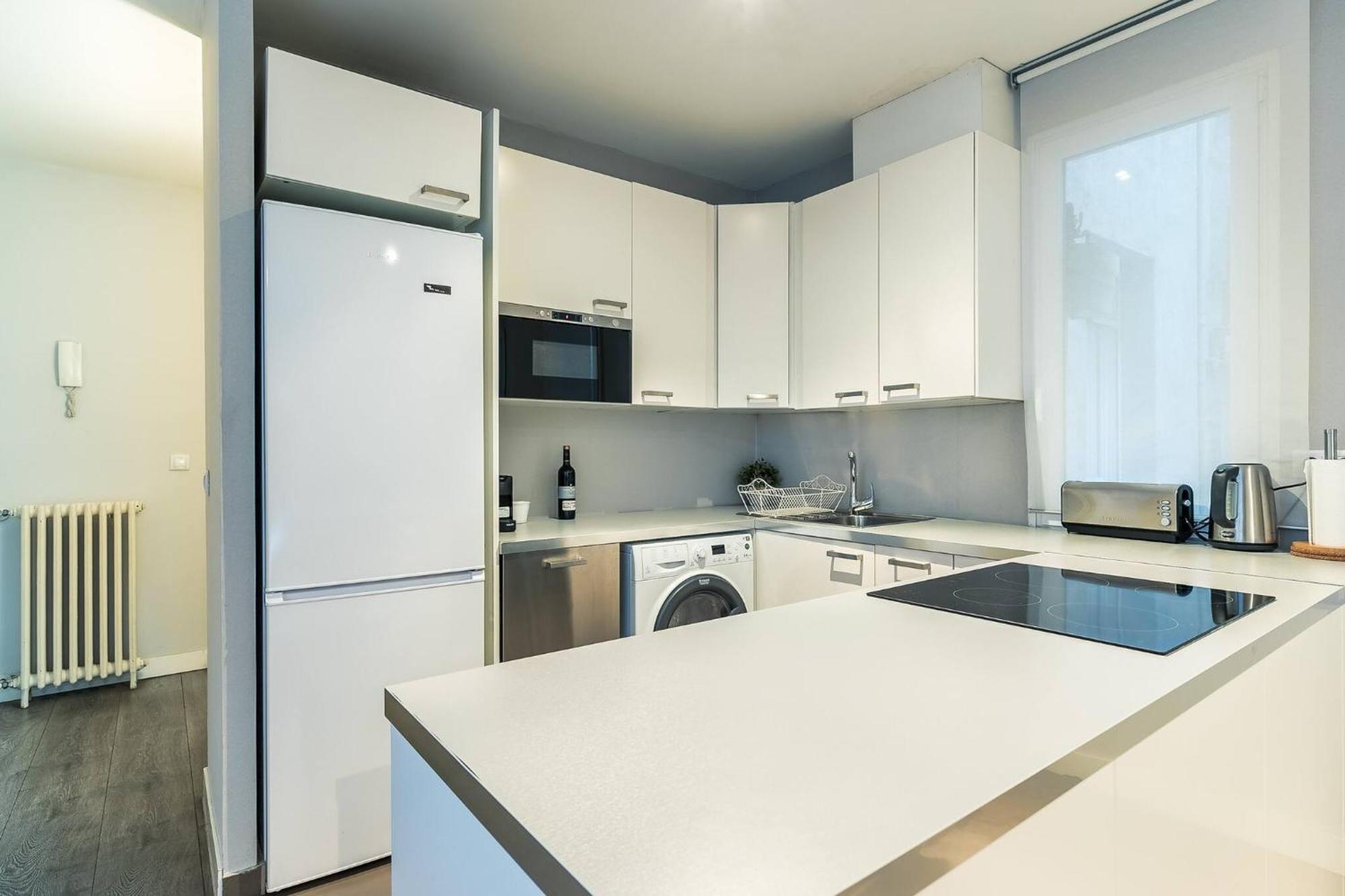 Castellana Suites Madrid Eksteriør billede