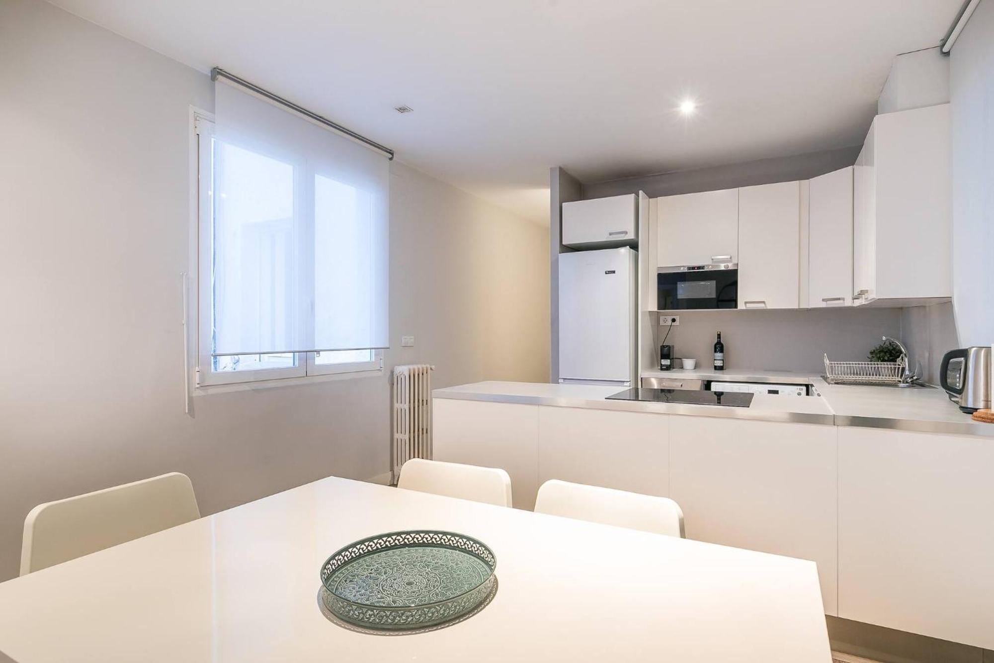 Castellana Suites Madrid Eksteriør billede